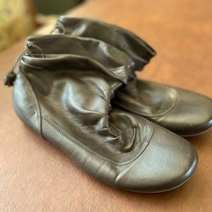 Cute little brown booties size 7.5